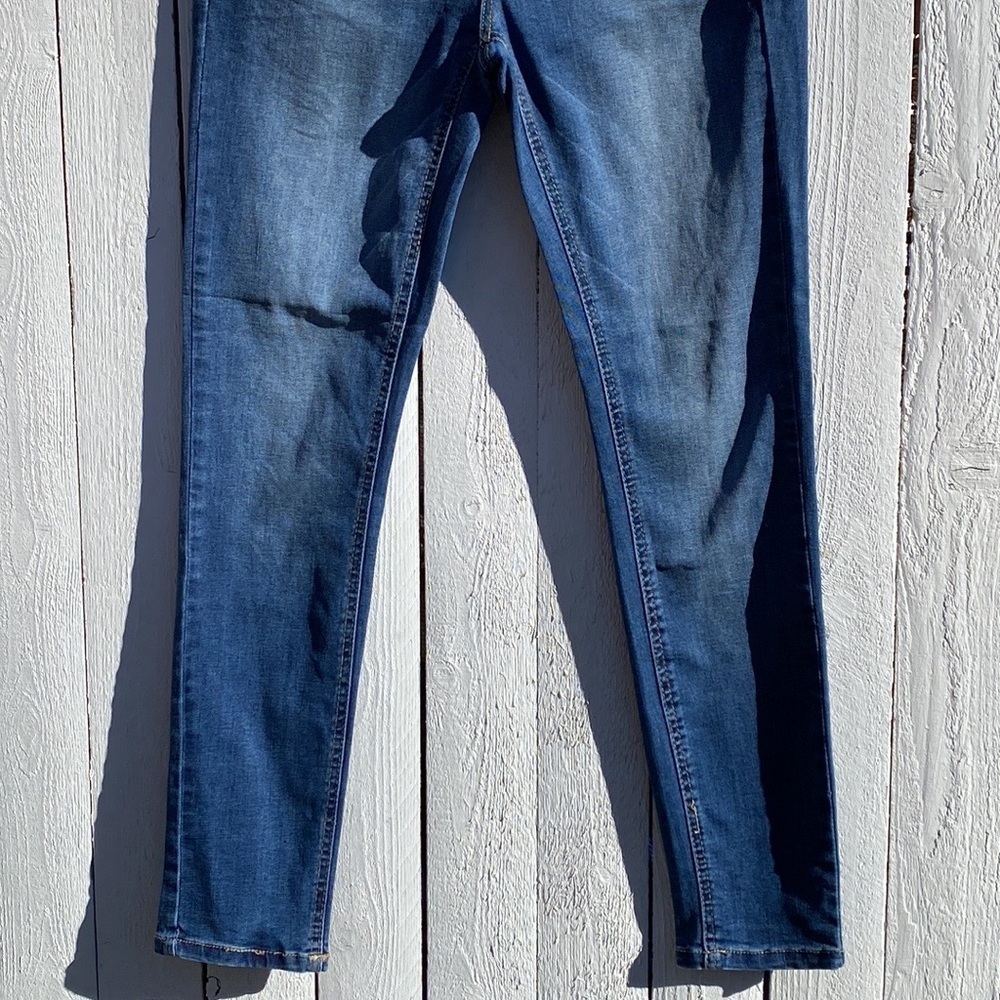 Forever 21 Jeans - Picture 2 of 6